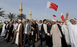 Proteste in  Bahrein, il piccolo Stato arabo in cui si correrà il prossimo Gran Premio di Formula 1 (Ansa).