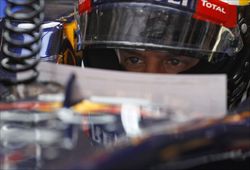 La concentrazione del giovane pilota tedesco Vettel (foto Reuters).