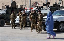 Militari italiani in Afghanistan.  Foto di Nino Leto/Famiglia Cristiana.