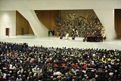L'Aula Paolo VI, in Vaticano (foto del servizio: Ansa).
