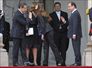 Parigi: Sarkozy cede l'Eliseo a Hollande