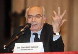 Ettore Gotti Tedeschi, presidente dell'Istituto opere di religione (Ior) dal 2009. Questa fotografia e quella di copertina sono dell'agenzia Ansa. 