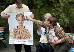 Sostenitori di Yulia Tymoshenko a Kiev (Reuters).