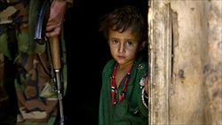 Afghanistan, giugno 2012. Aumenta il numero dei bambini feriti, mutilati o uccisi a causa dei combattimenti e degli attentati. Tutte le foto di questo servizio sono dell'agenzia Reuters. 