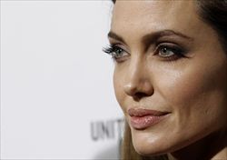 Angelina Jolie, ambasciatrice dell'Unhcr (Reuters).