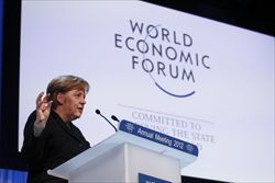 La Cancelleria tedesca, Angela Merkel, interviene al Forum di Davos,. Foto Reuters. 