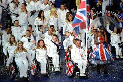 La squadra britannica durante la cerimonia di apertura della Paralimpiadi a Londra (Ansa).