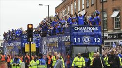 La parata dei giocatori del Chelsea dopo la vittoria nell'ultima Champions League (Reuters).