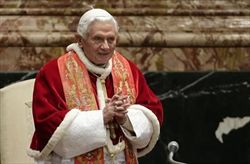 Benedetto XVI (Reuters).