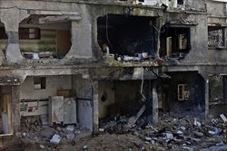 Uno dei palazzi distrutti di Gaza city (Foto Siccardi-Sync).