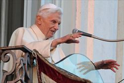 Benedetto XVI a Castel Gandolfo, giovedì 28 febbraio 2013. Foto Ansa.