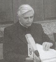 Un giovane Joseph Ratzinger al tempo del Concilio Vaticano II.