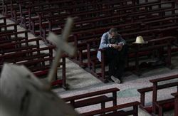 L'interno di una chiesa cattolica in Cina. Foto Reuters.