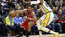 Marco Belinelli in azione con i Chicago Bulls (Reuters).