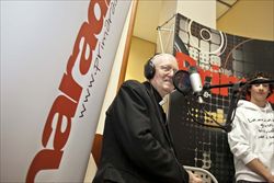 L'arcivescovo di Torino, monsignor Cesare Nosiglia, durante una trasmissione radiofonica. Foto di Paolo Siccardi/Sync. 