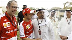 Felipe Massa con il principe ereditario del Bahrein Salman bin Hamad al-Khalifa (foto del servizio: Reuters).  