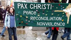 Una manifestazione di Pax Christi.