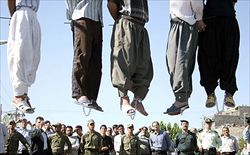In Iran le impiccagioni avvengono in pubblico.