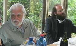 Gino Gavioli (a sinistra) con padre Stefano Gorla.