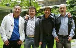 Quattro membri "storici" della Nazionale Cantanti: Paolo Belli, Pupo, Gianni Morandi ed Enrico Ruggeri.