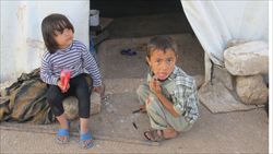 Bambini siriani nel campo profughi di Bab al-Salam (foto R. Gobbo).