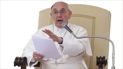 Papa Francesco durante l'udienza generale di mercoledì 5 giugno. Foto Reuters.