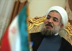 Hassan Rohani, nuovo presidente dell'Iran (Ansa). Nella foto di copertina: i sostenitori di Rohani in festa dopo la sua vittoria (Ansa),